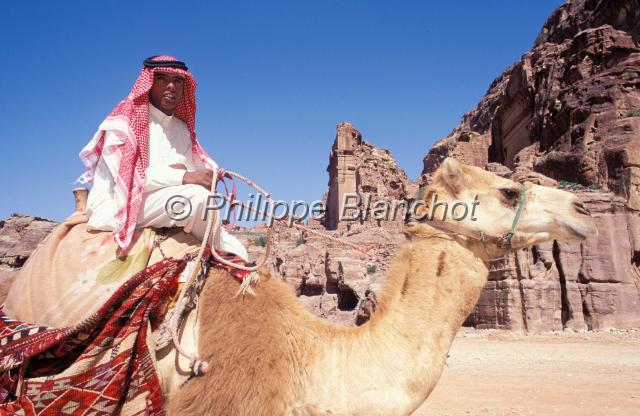 jordanie 11.JPG - Bédouin sur son dromadairePetra, Jordanie